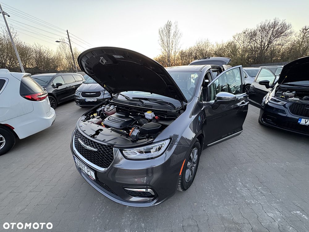 Chrysler Pacifica - 23