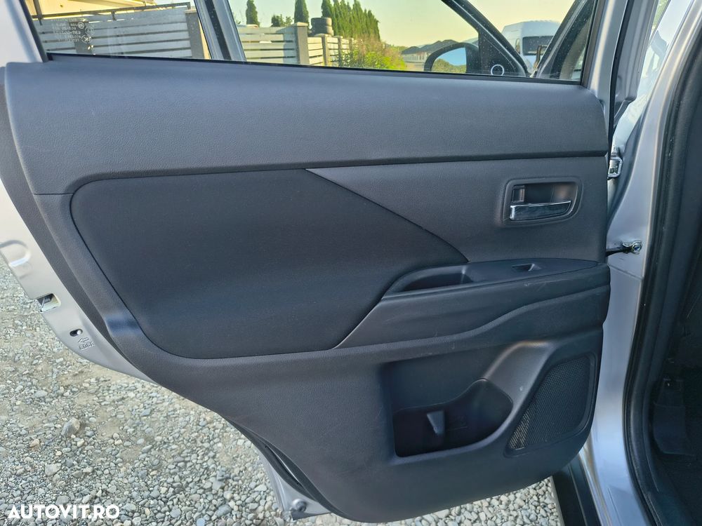 Mitsubishi Outlander 2.2L DI-D AS&G 6MT 4WD Instyle A60 - 23