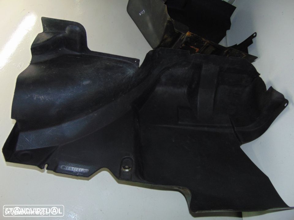 Mercedes W123 - protecções laterais - 3