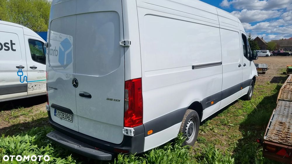 Mercedes-Benz Sprinter - 4