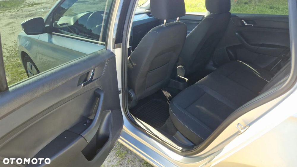 Skoda RAPID Spb 1.4 TDI DPF Ambition DSG - 9