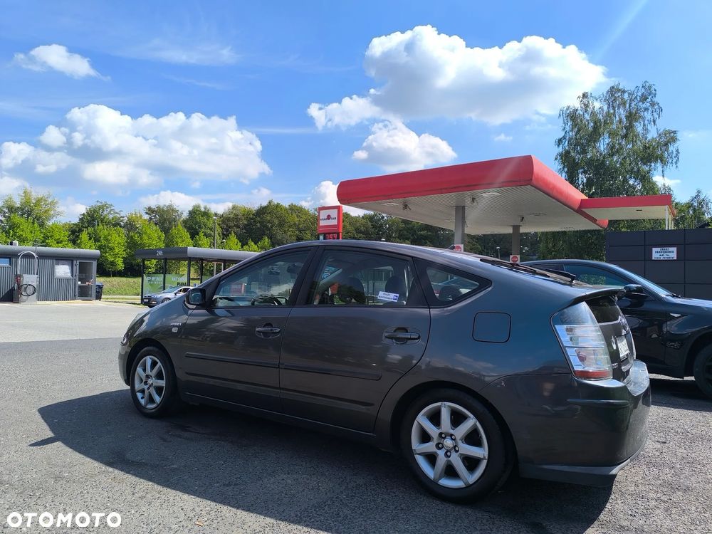 Toyota Prius 1.5 VVT-i Sol - 4