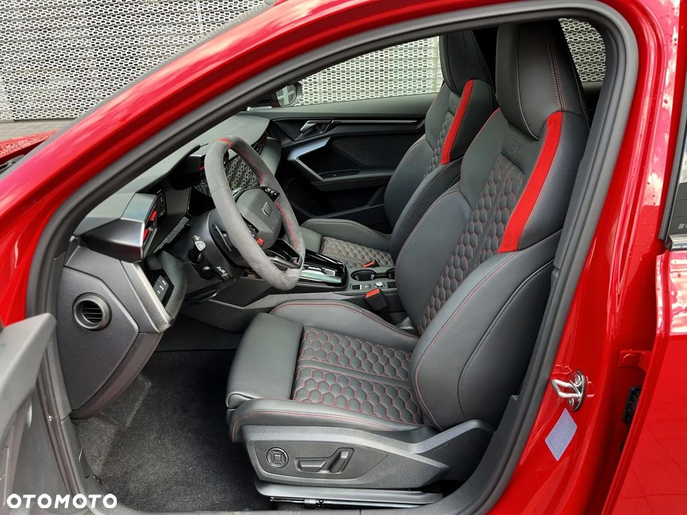 Audi RS3 Limousine - 13