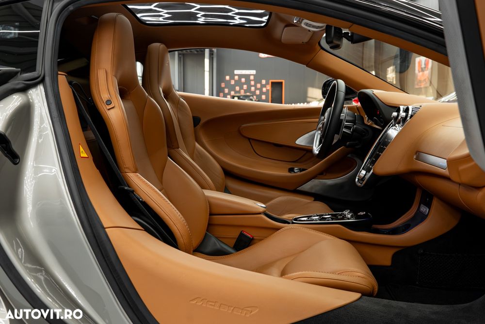 McLaren GT Standard - 12