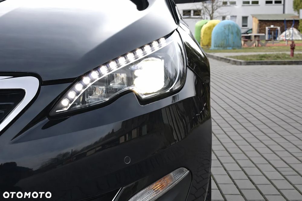 Peugeot 308 1.6 BlueHDi Allure S&S - 17