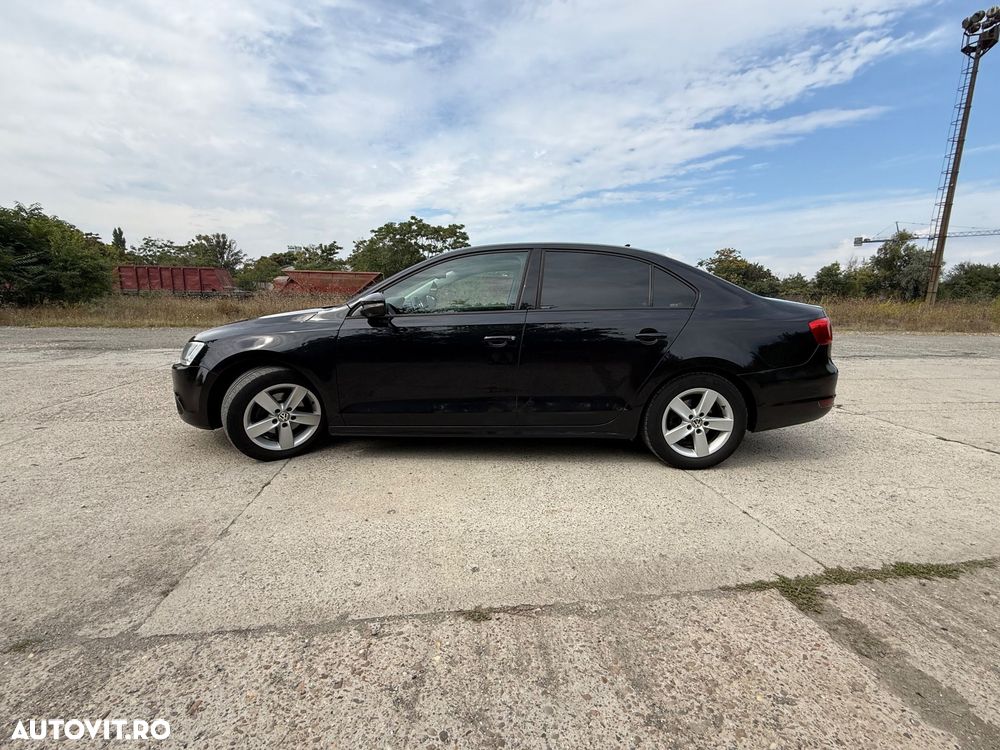 Volkswagen Jetta 1.6 TDI Highline - 4