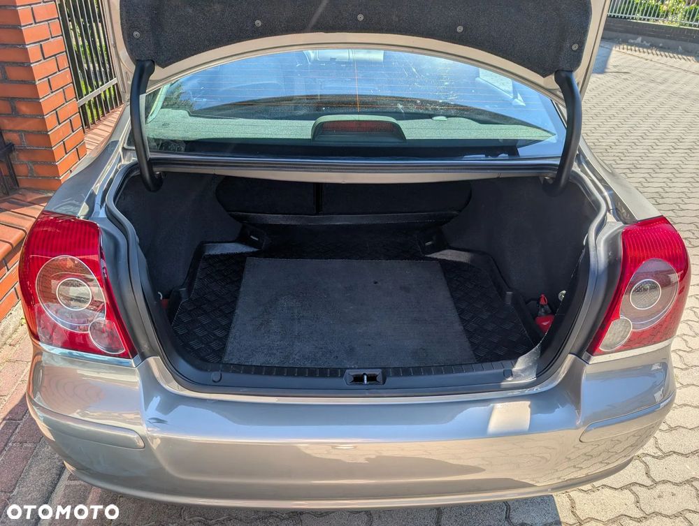 Toyota Avensis 2.0 D-4D Sol - 9