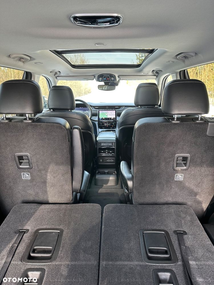 Jeep Grand Cherokee - 22