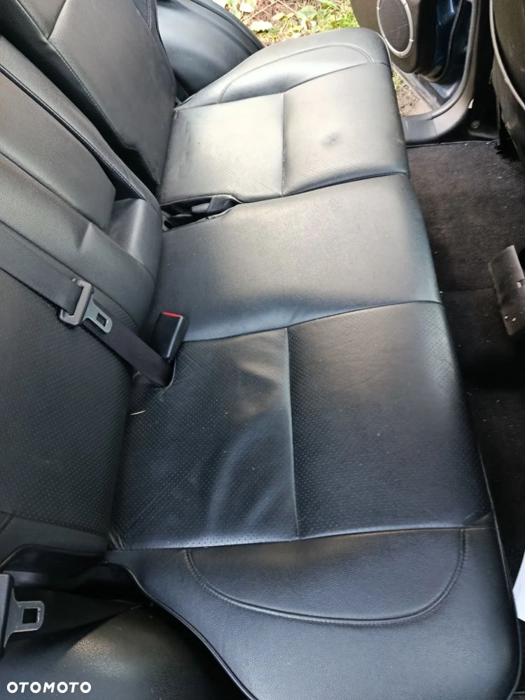 Komplet siedzeń skórzanych fotele boczki kanapa Suzuki Grand Vitara 2
