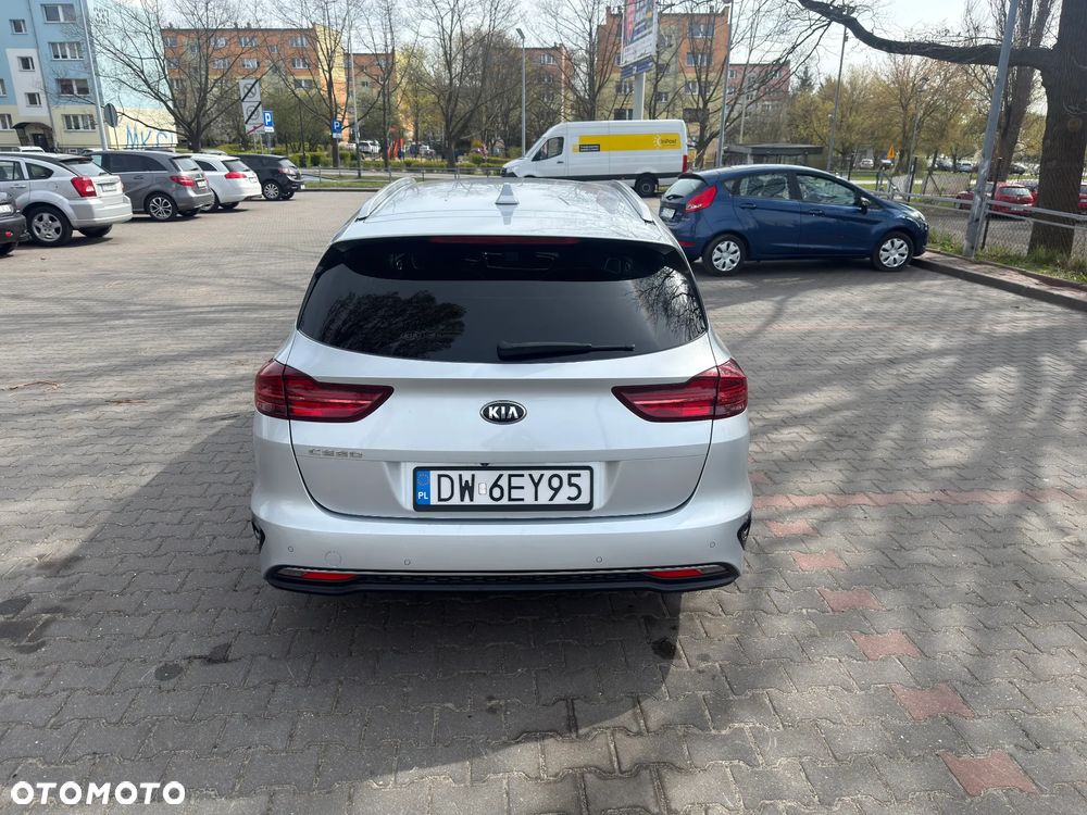 Kia Ceed 1.6 CRDi mHEV L Business Line DCT - 4