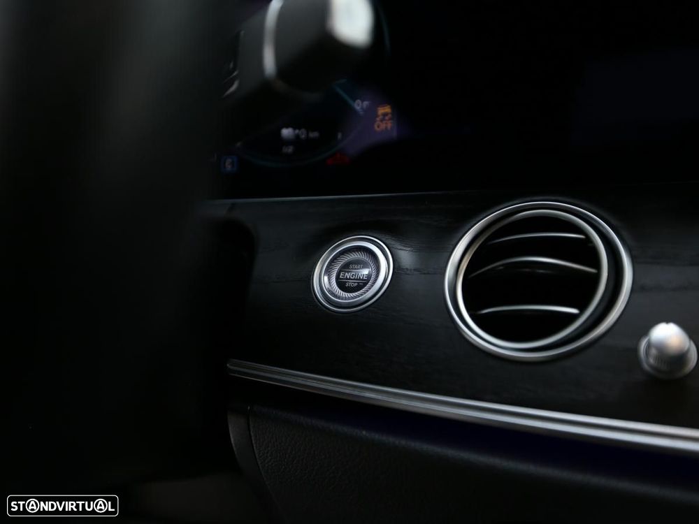 Mercedes-Benz E 300 de AMG Line 4Matic - 28