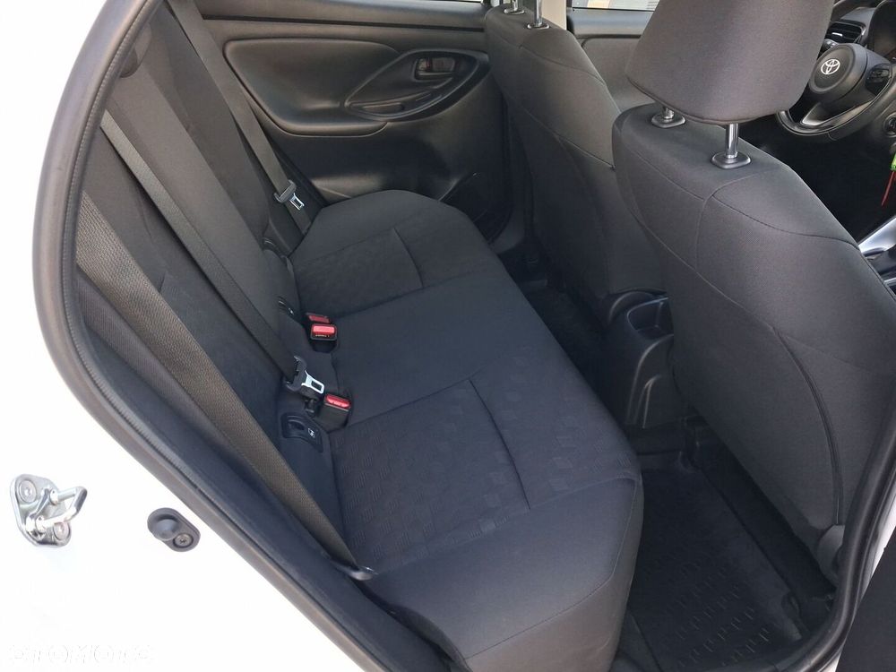 Toyota Yaris 1.5 Comfort CVT - 12