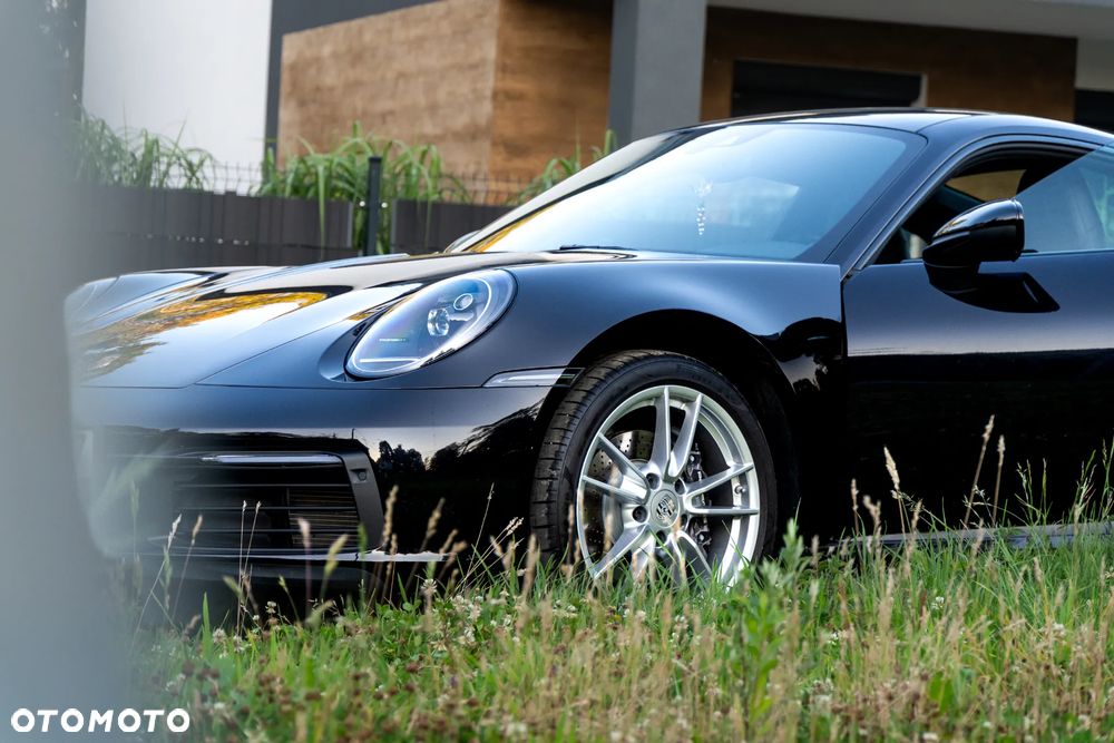 Porsche 911 Carrera 4 - 13