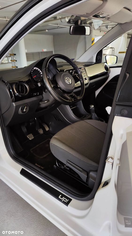 Volkswagen up! 1.0 move - 12