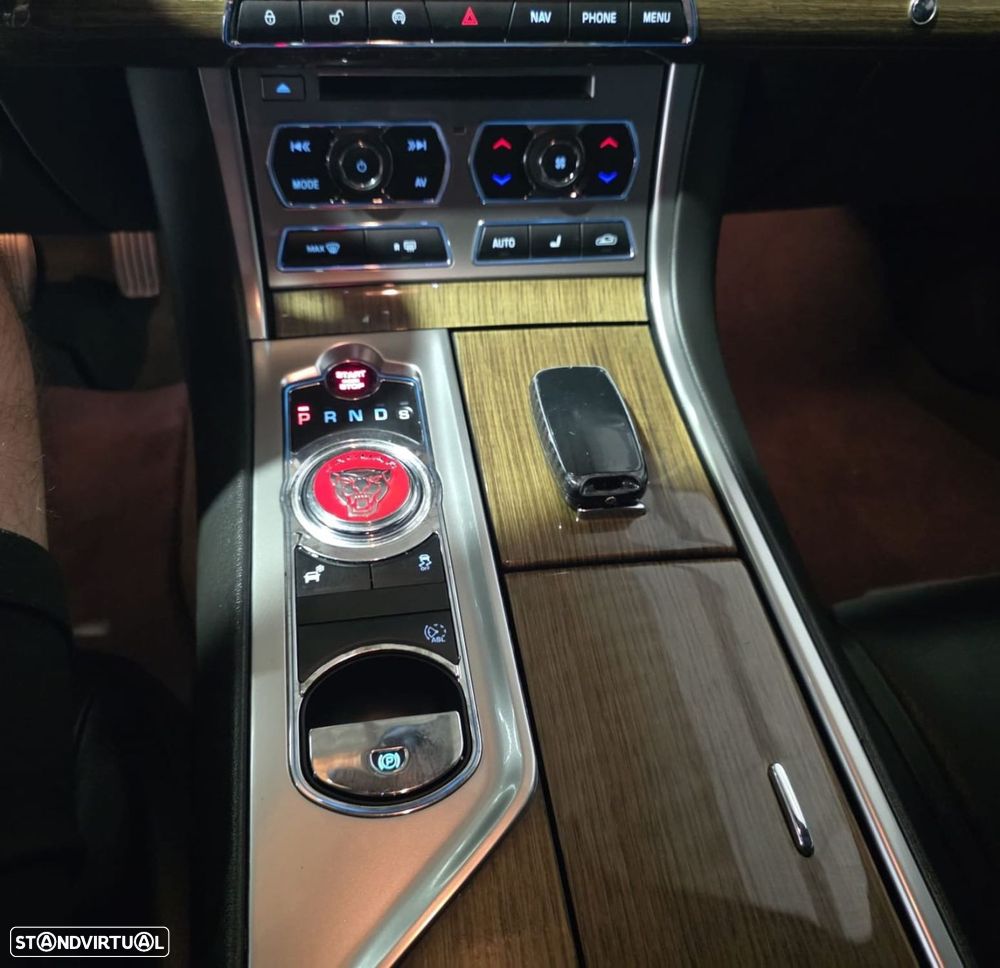 Jaguar XF Sportbrake 2.2 - 14