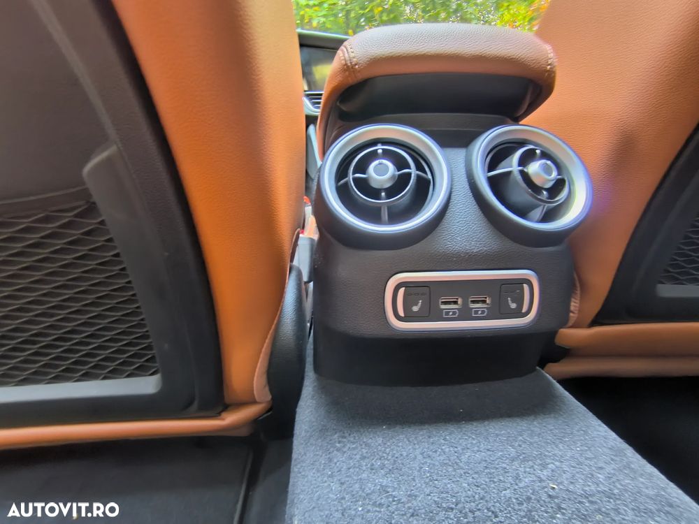 Alfa Romeo Giulia 2.0 Turbo AWD AT8 Veloce - 14