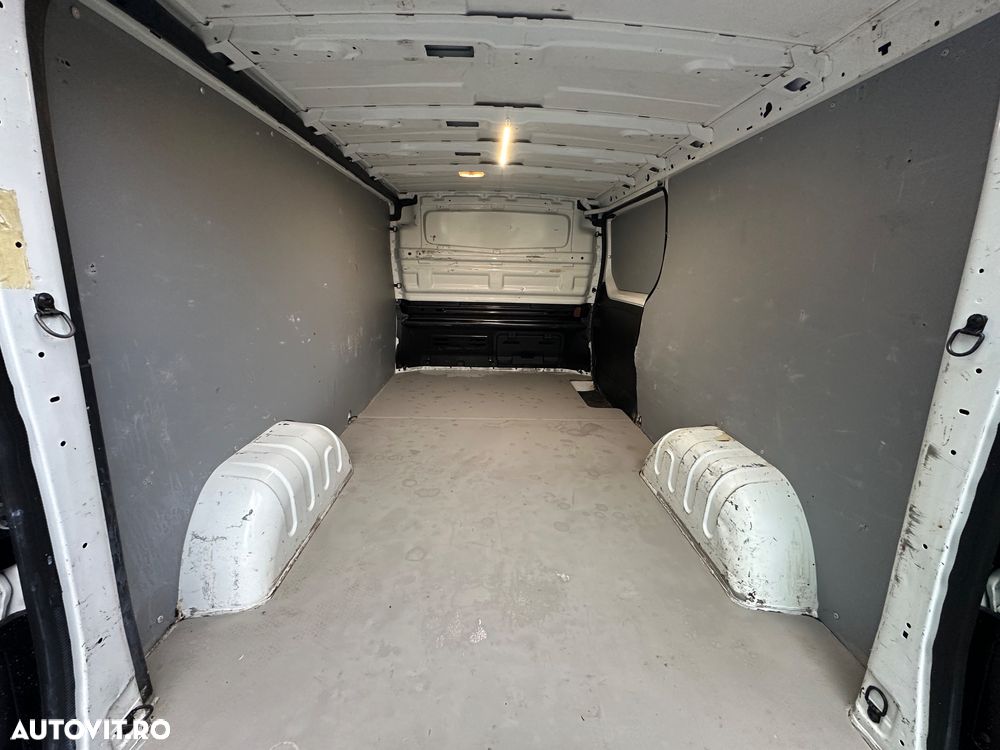 Renault Trafic - 9