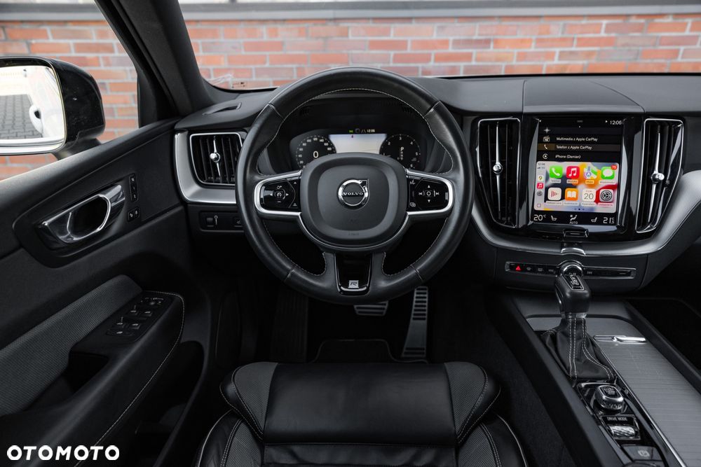 Volvo XC 60 D4 AWD Geartronic RDesign - 25