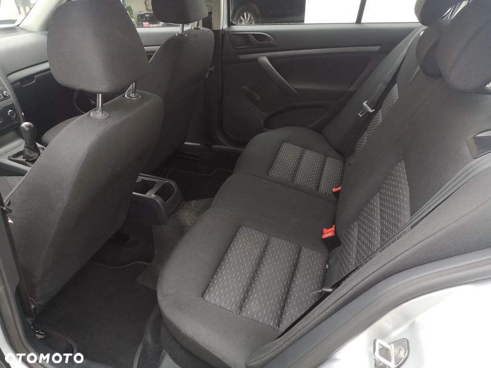 Skoda Octavia 1.6 Tour Classic - 8