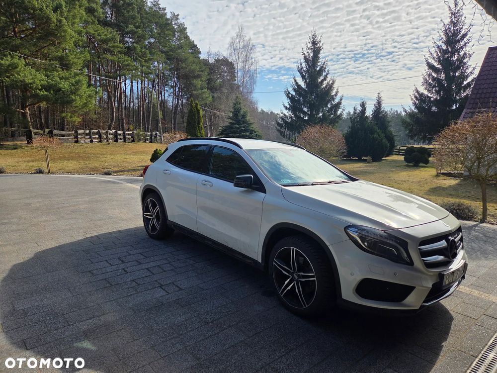Mercedes-Benz GLA 250 4-Matic - 15