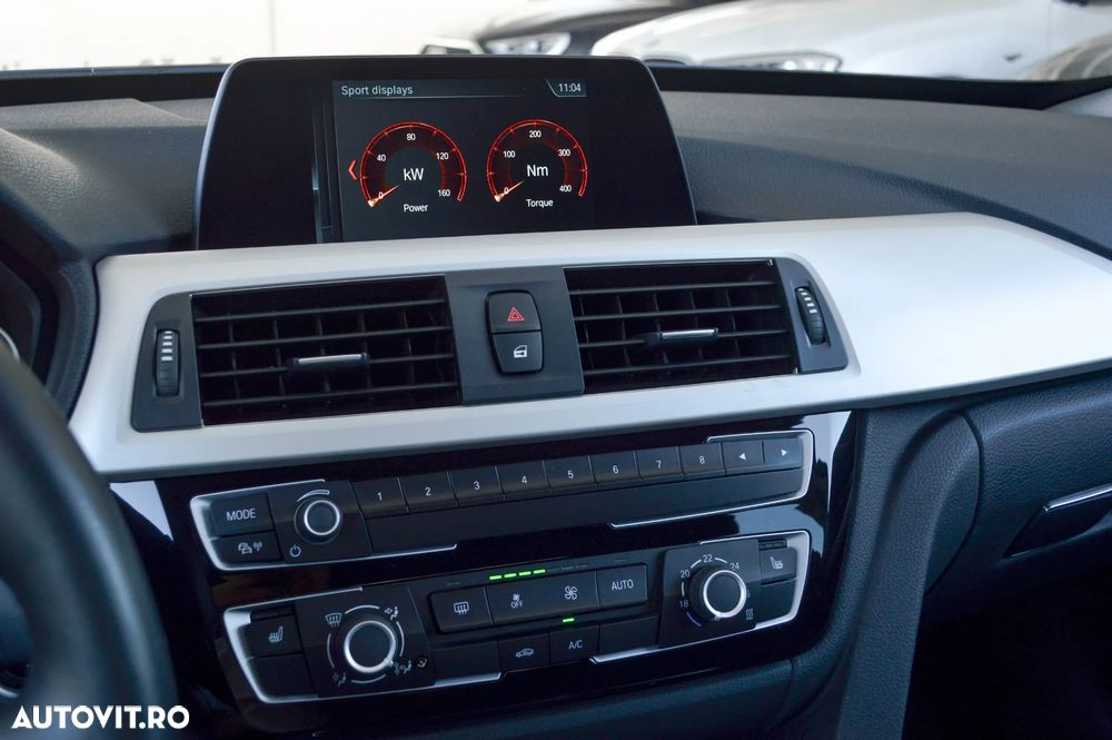 BMW Seria 3 320d Aut. Sport Line - 23