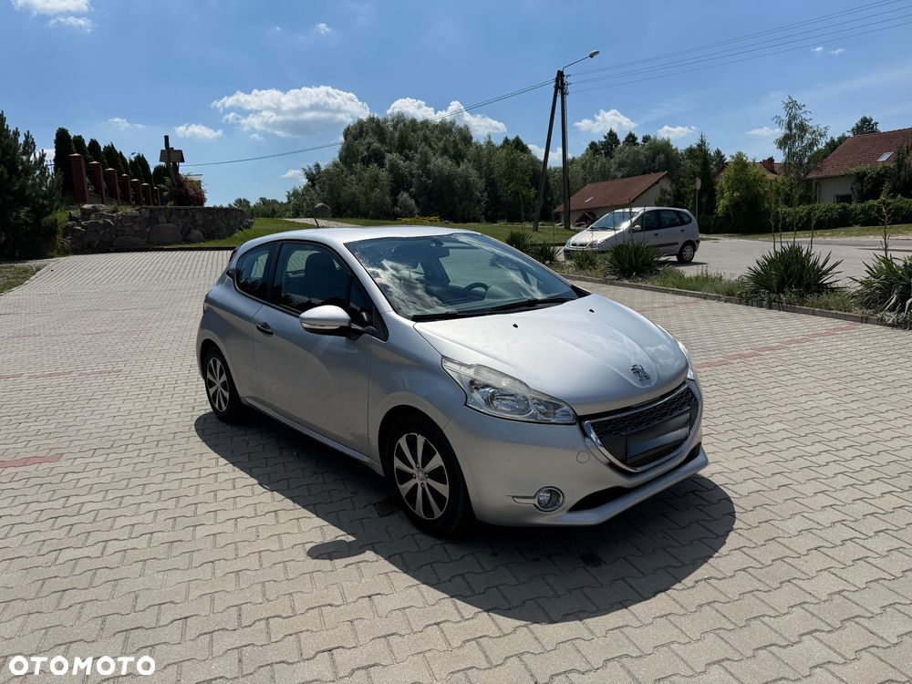 Peugeot 208 - 2
