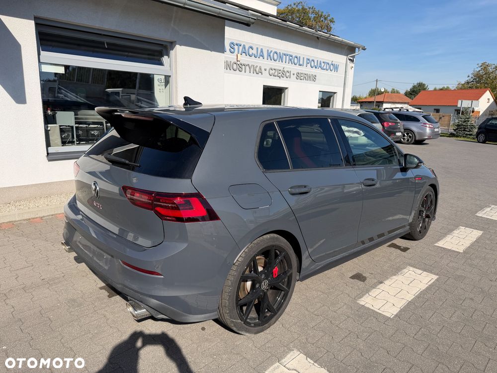 Volkswagen Golf - 6