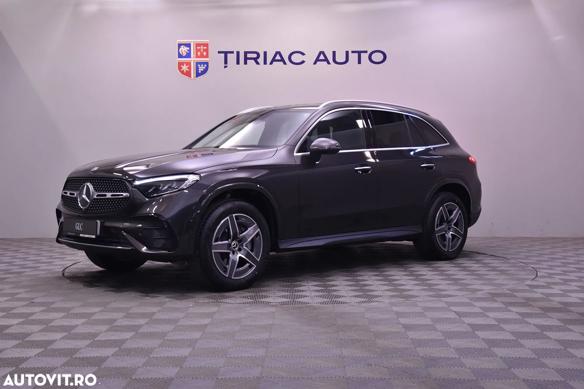 Mercedes-Benz GLC 300 e 4MATIC - 1