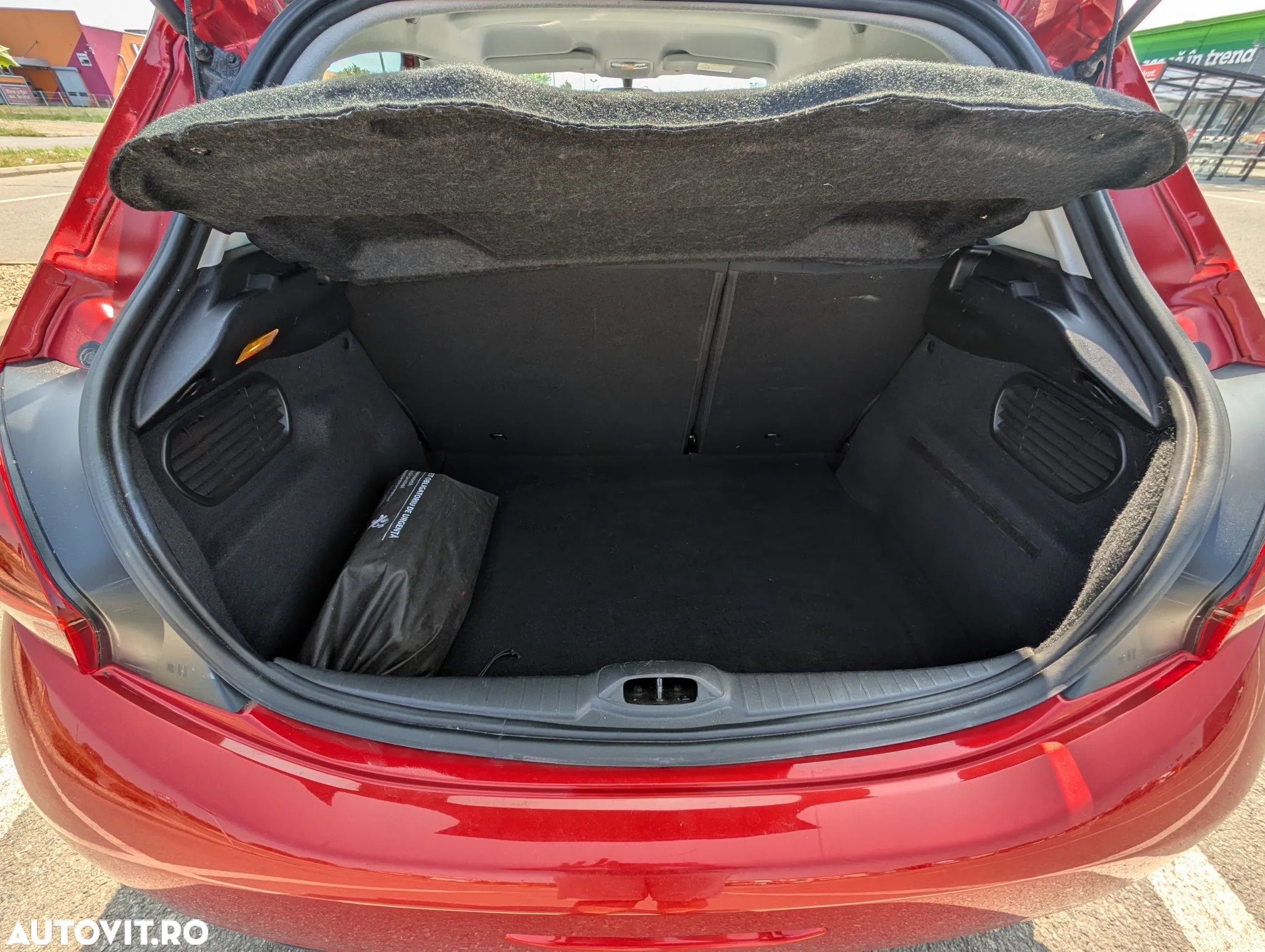 Peugeot 208 1.2 L PureTech Active - 8
