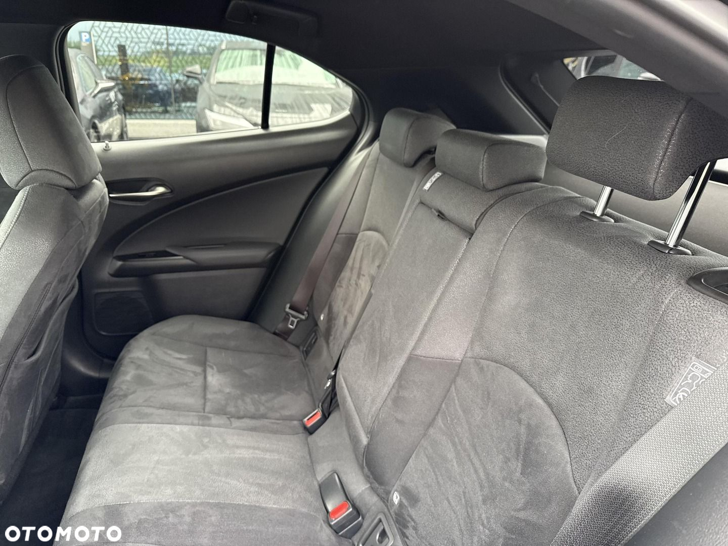 Lexus UX - 21