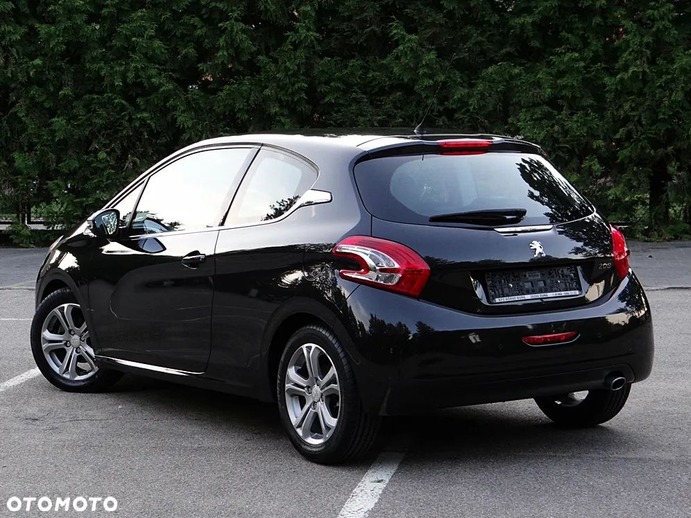 Peugeot 208 120 VTI Intuitive - 23