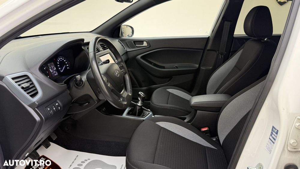 Hyundai i20 - 12