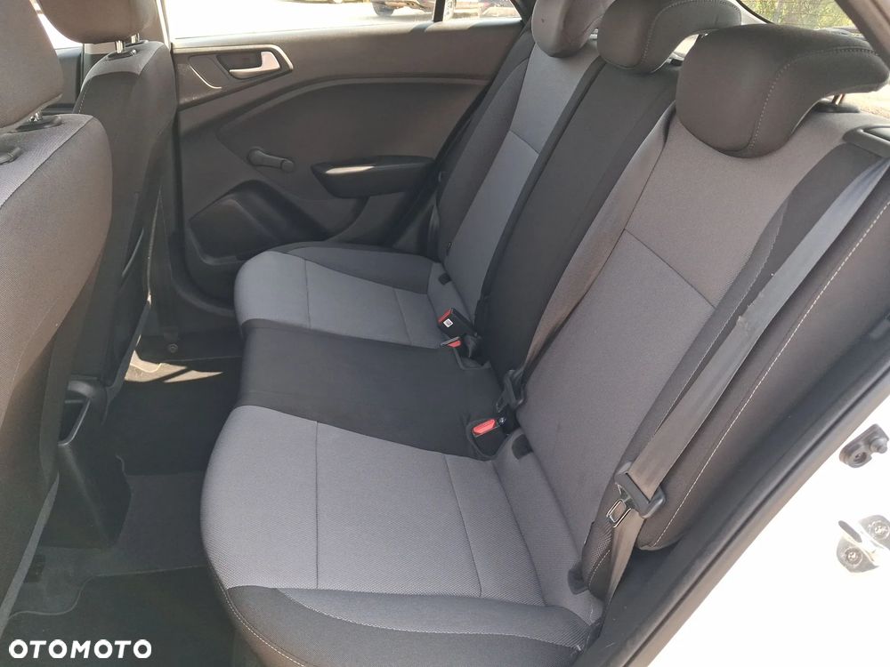 Hyundai i20 blue 1.2 Classic - 21