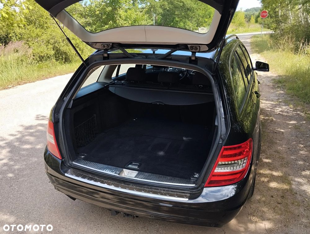 Mercedes-Benz Klasa C 180 T BlueEFFICIENCY - 8