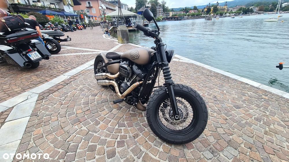 Harley-Davidson Softail Street Bob - 14