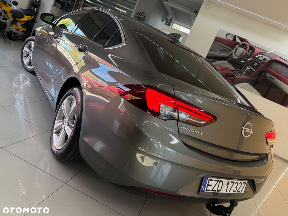 Opel Insignia 1.5 T Exclusive S&S - 30