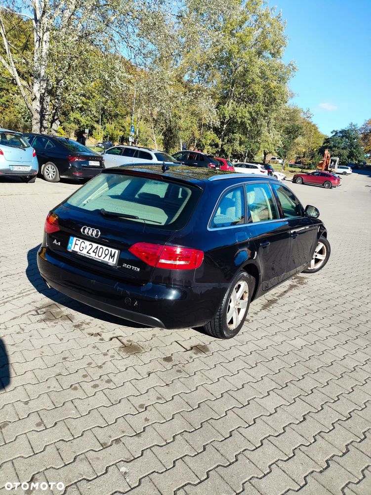 Audi A4 Avant - 4