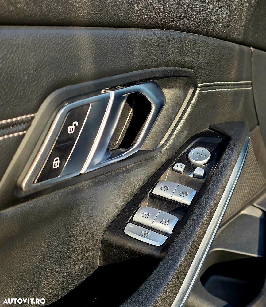 BMW Seria 3 320d xDrive AT Sport Line - 24