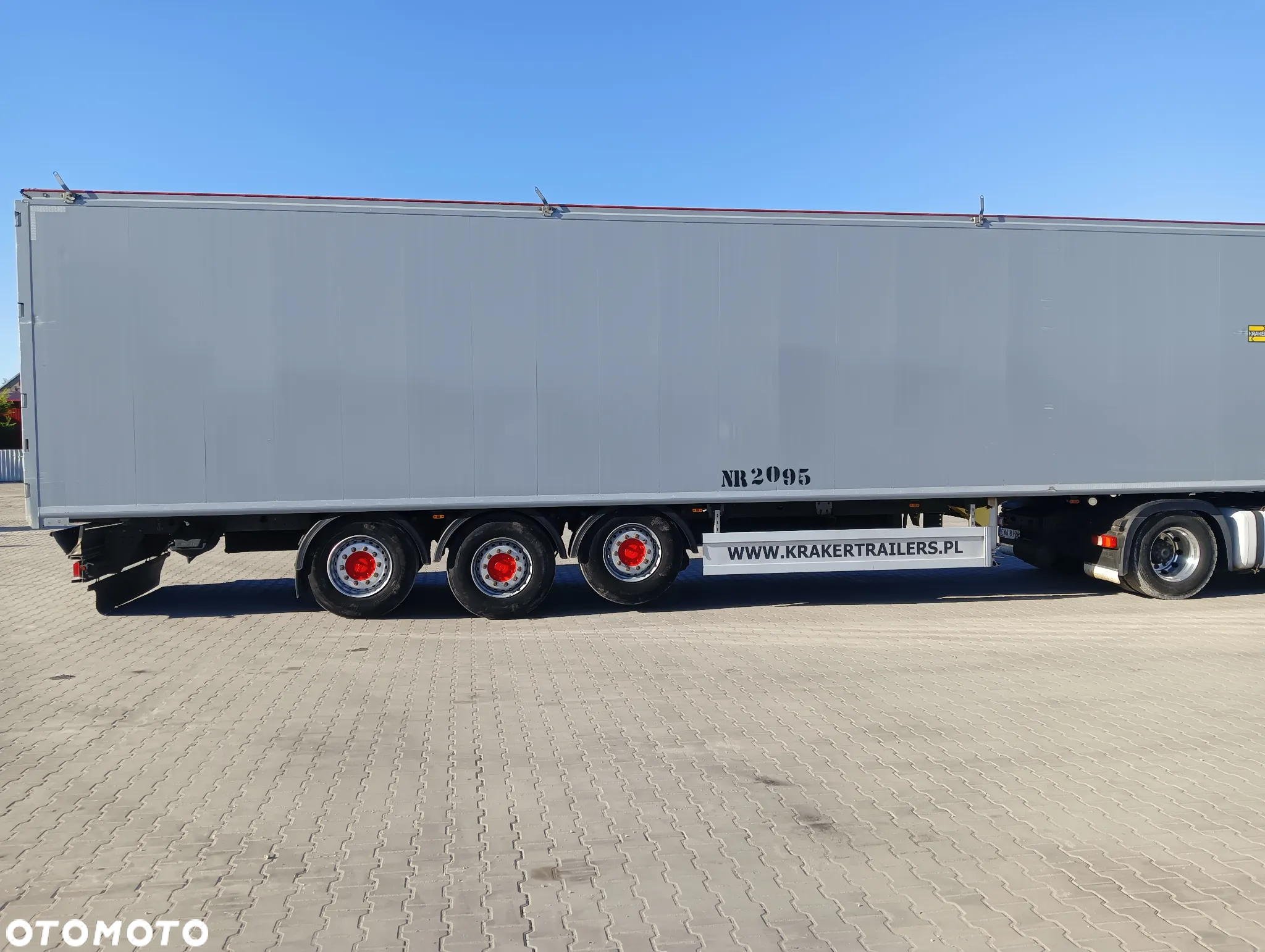 Kraker Ruchoma podłoga 92m³ podłoga 8mm - 9