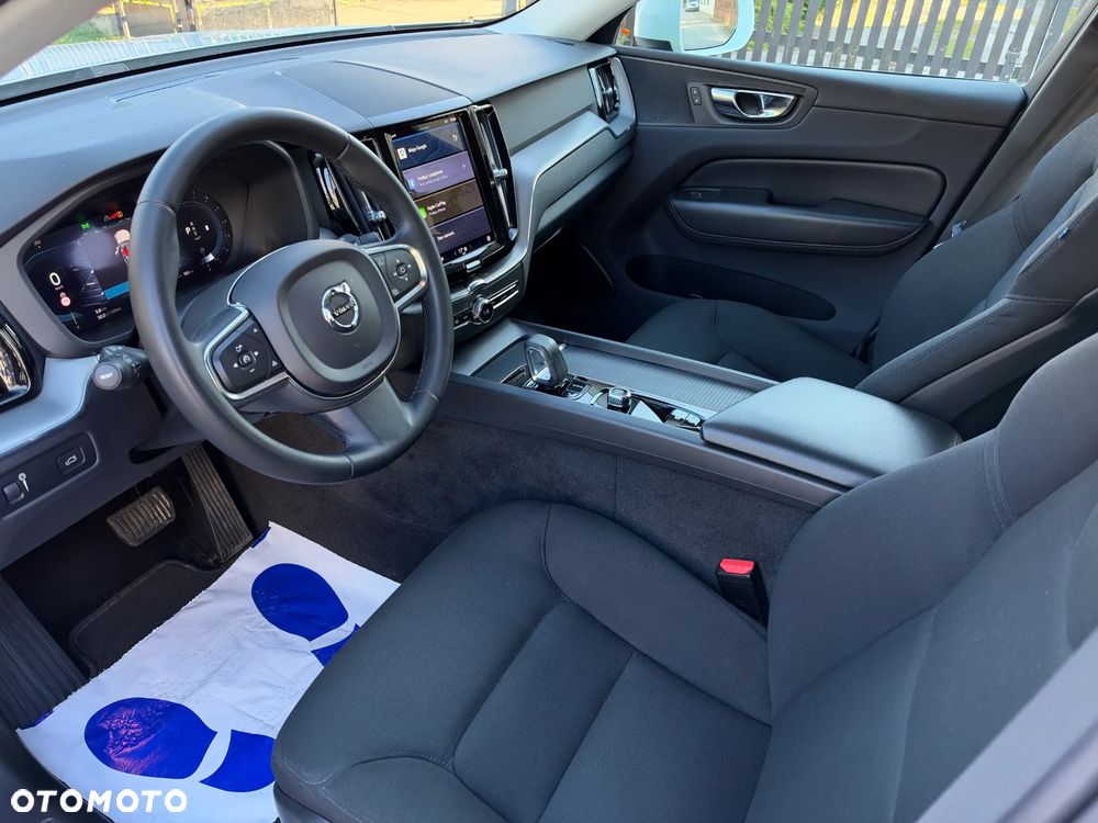 Volvo XC 60 B4 B Momentum Pro - 9