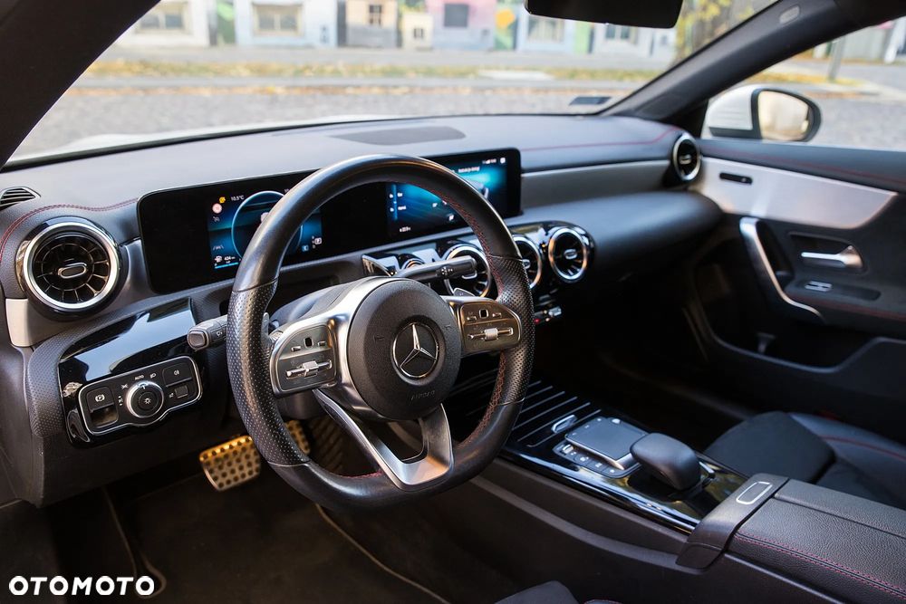 Mercedes-Benz CLA 200 AMG Line 7G-DCT - 7