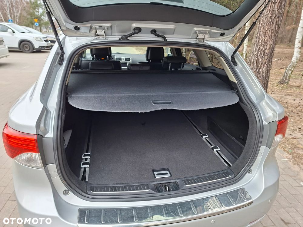 Toyota Avensis 2.0 D-4D Sol - 9