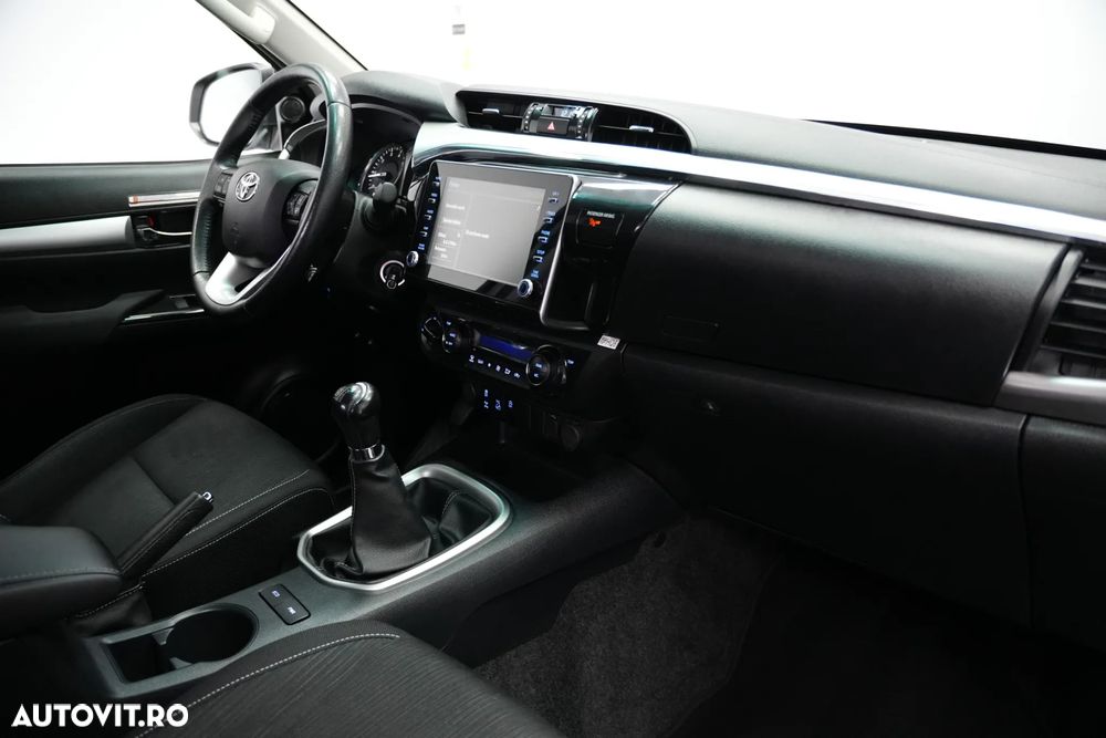 Toyota Hilux - 10