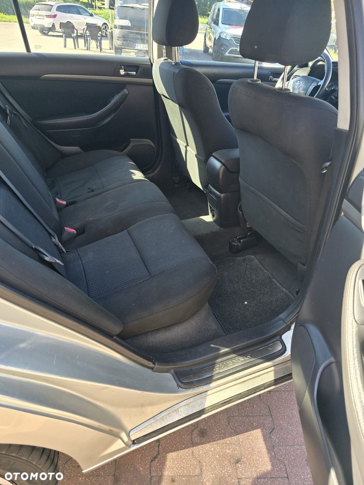 Toyota Avensis 2.0 D-4D Platinium - 11