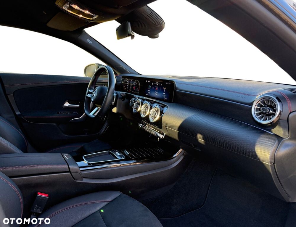 Mercedes-Benz CLA 220 mHEV 4-Matic AMG Line 8G-DCT - 24