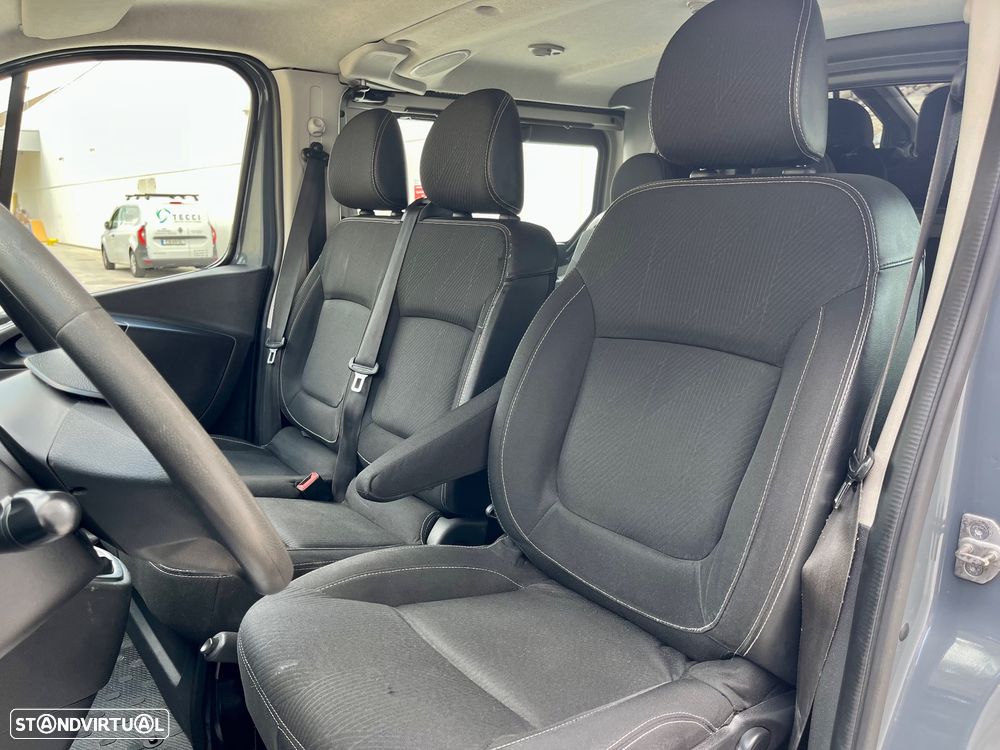 Renault Trafic 1.6 DCI Cabine dupla 6 lugares versão longa - 22