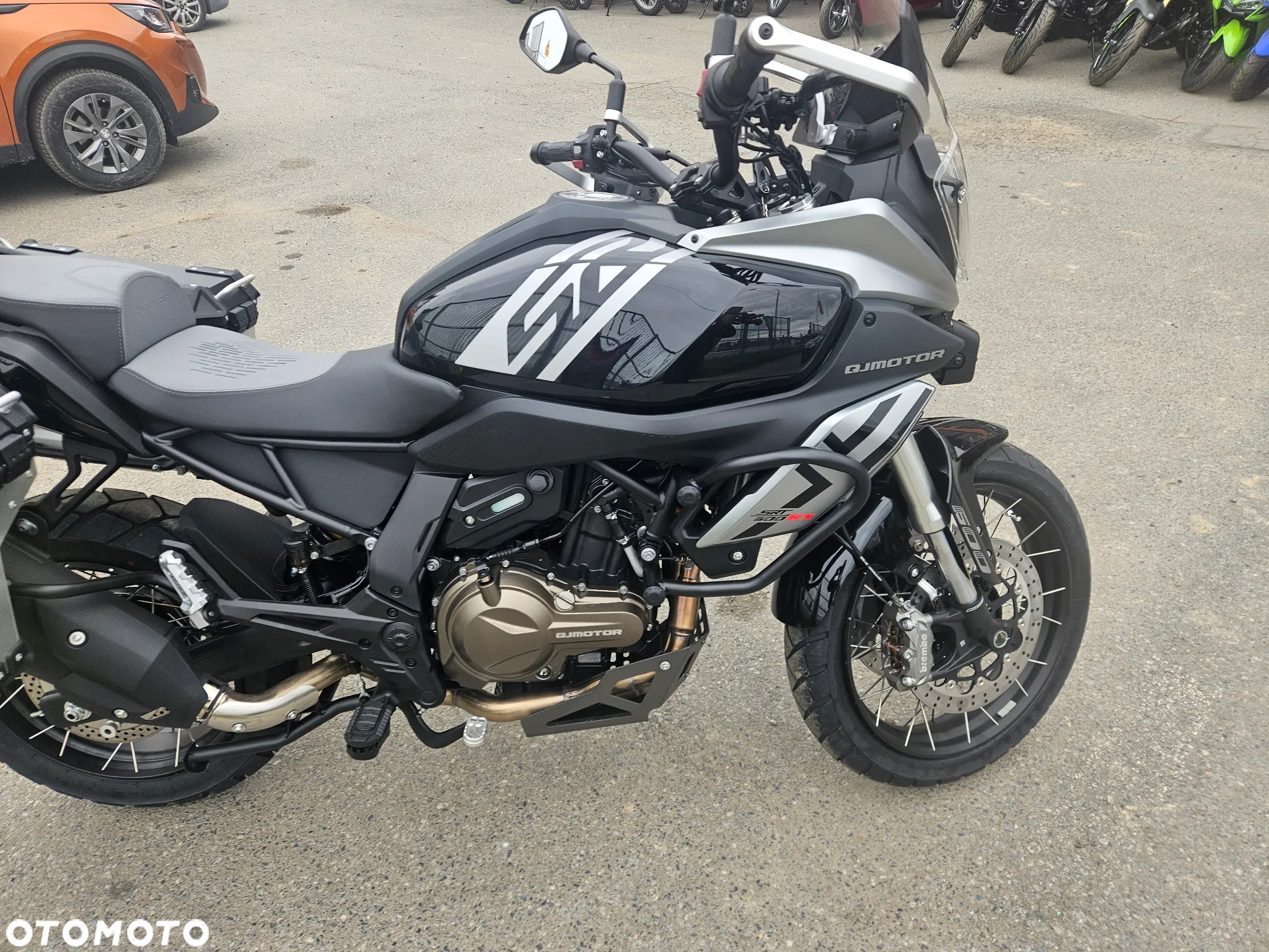 QJMOTOR SRT 600SX - 11