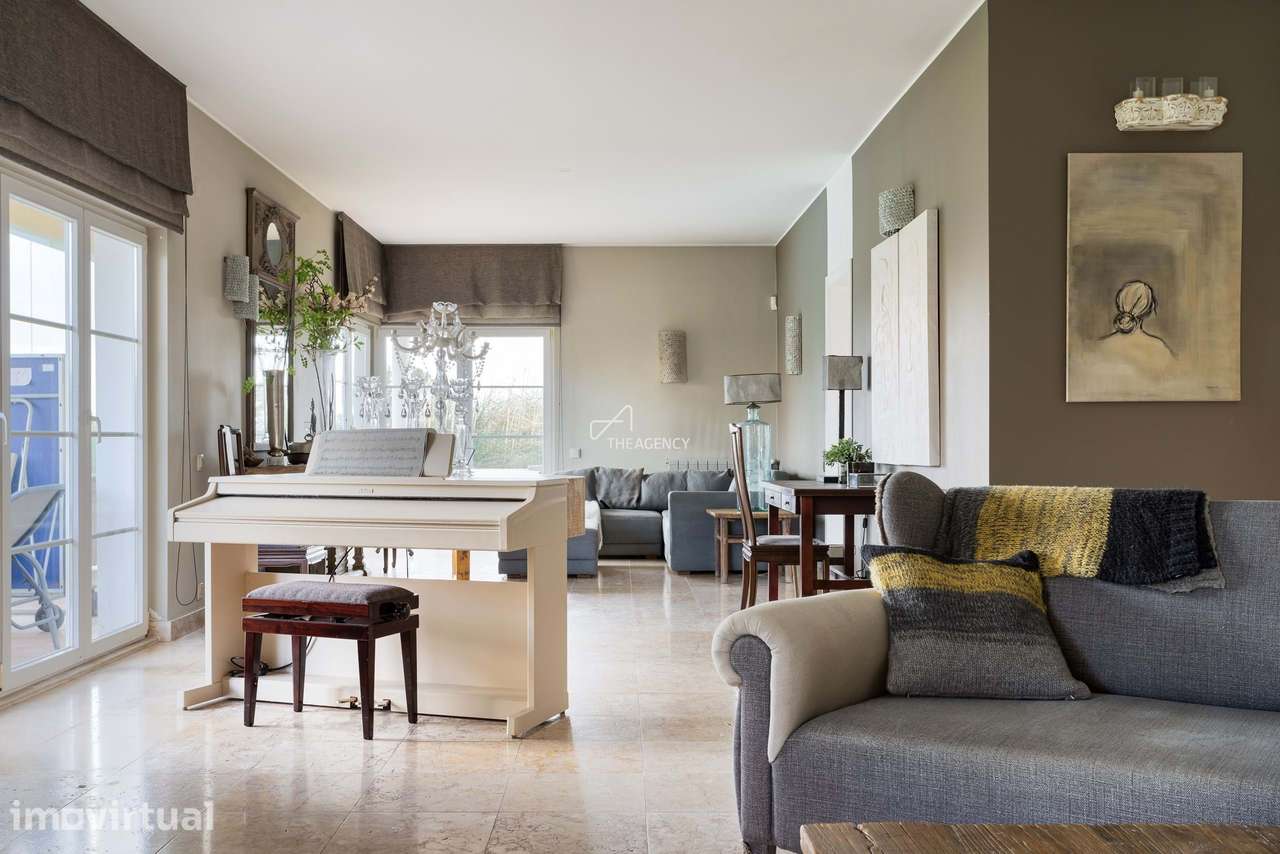 Villa T4 com localização privilegiada no campo de golfe de Penha Longa - Grande imagem: 3/52