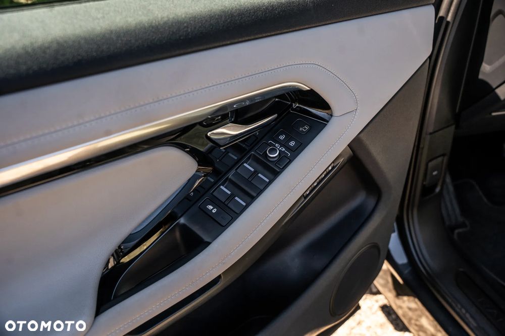 Land Rover Range Rover Evoque - 25