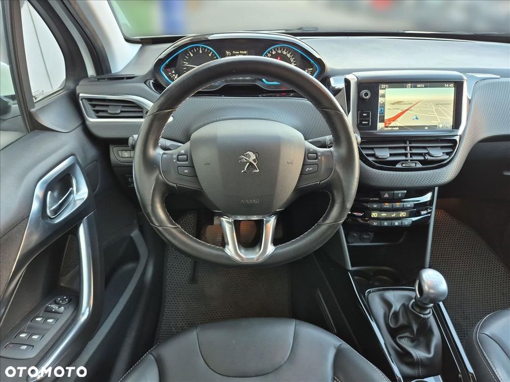 Peugeot 2008 1.6 BlueHDi Allure S&S - 14